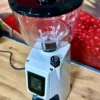 professionalnaya-kofemolka-pryamogo-pomola-eureka-33223708378450 Купить Кофемолка Eureka Atom Touch 65 B (Bianco) белая в Украиине недорого
